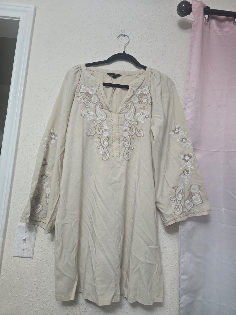 Banana Republic Cream Embroidered Long-Sleeve Shift Dress - Picture 4 of 6